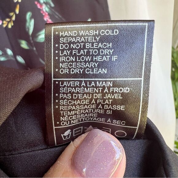 Cupcakes and Cashmere 🌺 black floral 🌺 Fully lined 🌺 excellent cond 🌺 small - Picture 8 of 9